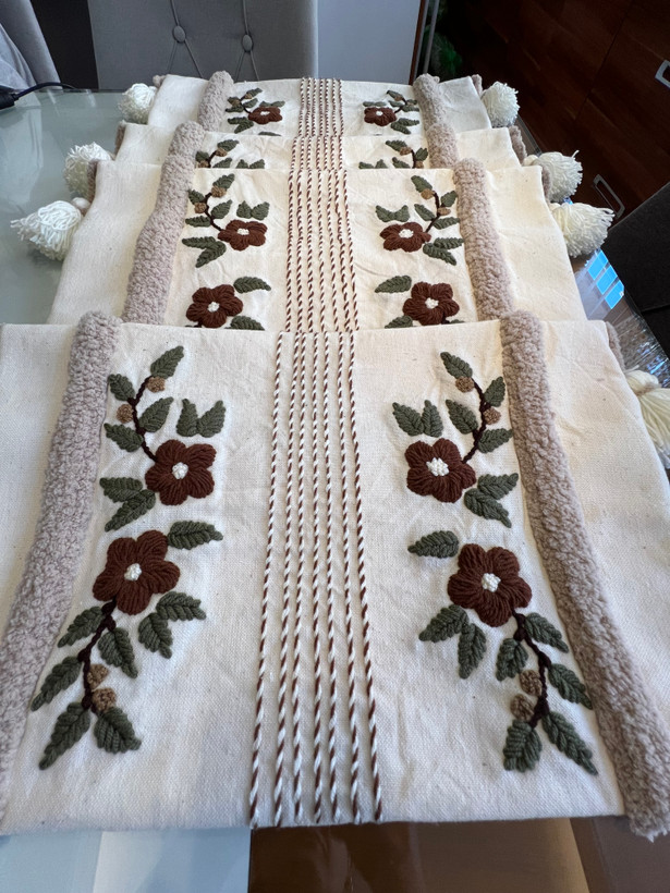 کوسن دستدوز